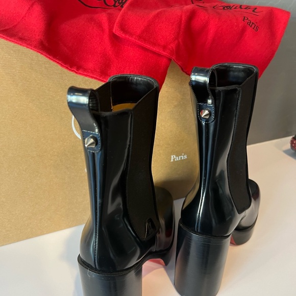 Christian Louboutin
Loubirain Calf-High Rain Boots Size 39 - Picture 2 of 7